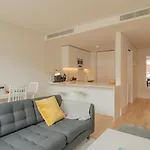 Apartamento Bright 1 Bdr W/ Pool View By Lovelystay