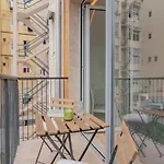 Bright 1 Bdr W/ Pool View By Lovelystay Lisboa